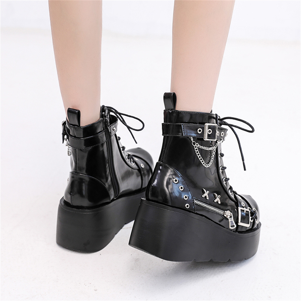 Brand New Ladies Goth Platform - Motorcycle Chain recensione e prezzo